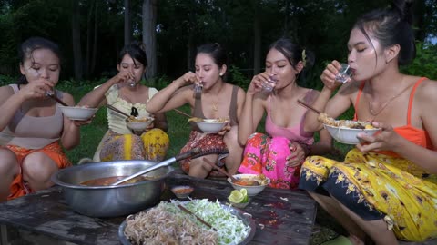 Yummy cooking curry chicken feet with noodle recipe Amazing video