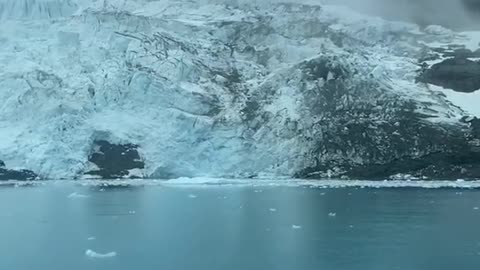 Sailing in the Drygalski Fjord