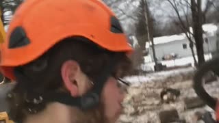 Arborist Faces Close Call