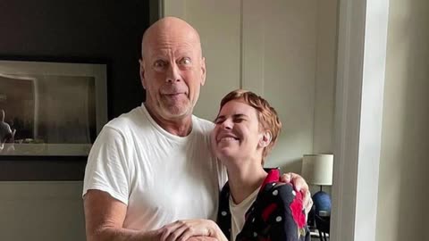 ❗️New photos of 69-year-old Bruce Willis, who suffers from dementia