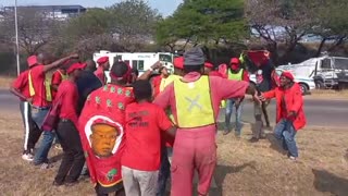 EFF members arrive, singing in Phoenix