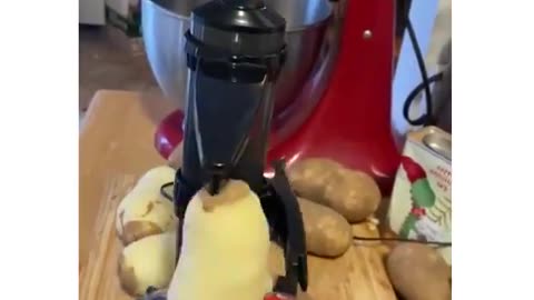 An amazing device for peeling potatoes