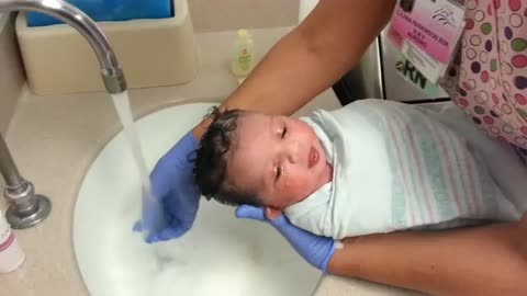 Baby bath #bath #babies #shorts #viral #love #like #tiktok #earn