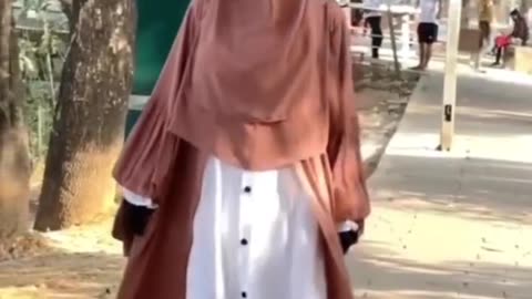 Hijabi queen 👑🧕🏻🥰🥰