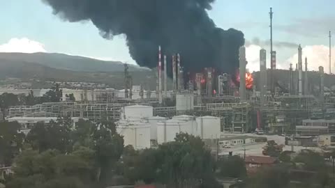 🔥A massive fire has broken out at one of Greece's largest oil refineries -