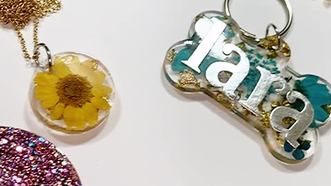 Diseño de Joyería y Accesorios en Resina