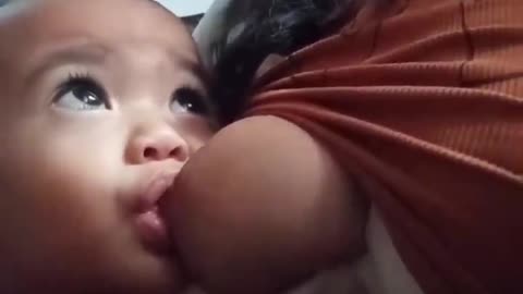 #viral #model #mom #feeding #girl #model #movie #breastfeeding