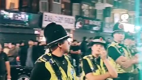 Watch as these British cops do nothing when muslim migrants jump a street pole