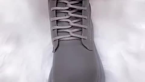 Trending Video of tieing shoelace