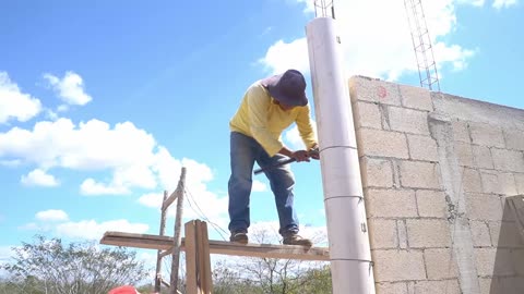 My friend Cesar makes round columns with a rustic method