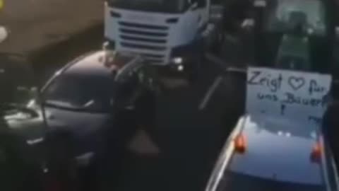 Freedom convoy blocks road in Germany