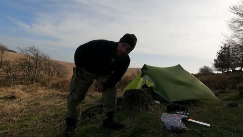 Intro to a speedlapse. Packing hiking bag Dartmoor