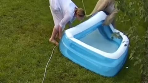 How can emptying a paddling pool go so wrong? 😂