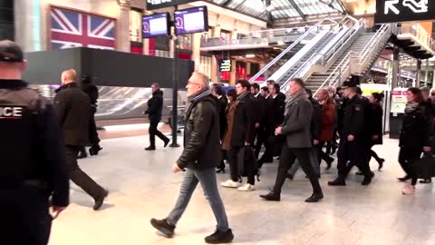 Knife attack wounds six at major Paris station