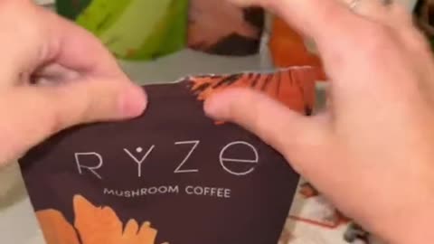 Brewing Wellness: A Review of RYZE Mushroom Coffee – Your Healthy Alternative to Java Jitters