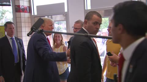 Donald Trump met supporters at a Georgia Waffle House