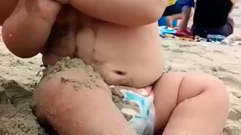 😂Funny baby Reaction on the Beach😂😂 #Funny #Enjoyment