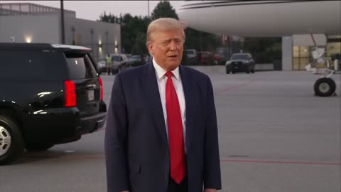 Trump speaks at airport after jail booking in Atlanta