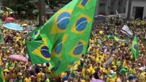 Olha a como estava a Avenida Paulista às 11h30!