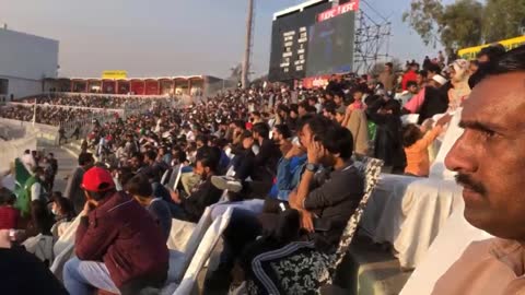 Rawalpindi Crowd - Packed crowd Day 5 - Pak vs Eng - Anderson bowling