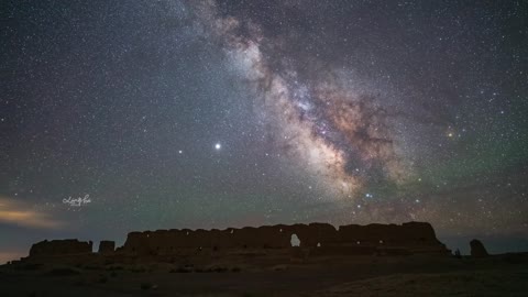 10 hours in no man's land condensed into these 15 seconds of dreamy starry sky