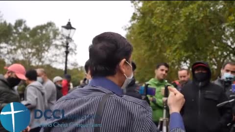 Dawah expert runs away from the crimes of his prophet! Speakers Corner.