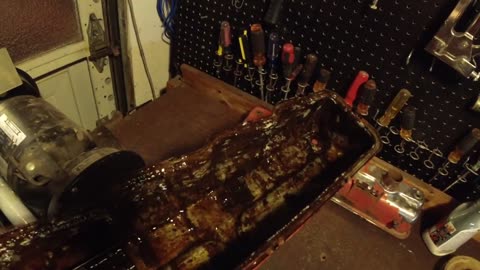 Testing Rust Remover Gel on 318 Polysphere Valve Covers