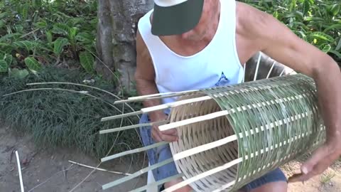 ARTISANAL FUNNEL FISH-TRAP - ENGLISH SUBTITLES