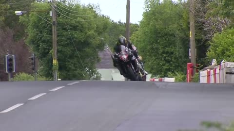 ISLE OF MAN TT - SUPERBIKE INSANE