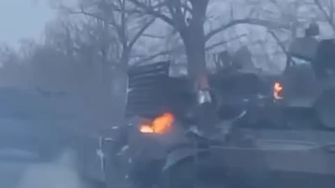 🇺🇦 Burning tanks of the Ukrainian Armed Forces are "rescued" after the battle