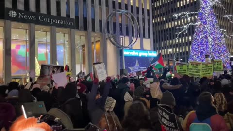 PRO-PALESTINIAN PROTESTERS SWARM ROCKEFELLER CENTER CHRISTMAS TREE LIGHTING! #freepalestine #peace