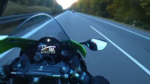 Kawasaki ZX - 10 r Germany does not limit the speed of 299! Super burning!