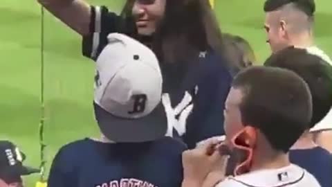 Yankee Woman Argues With Red Sox Kids?