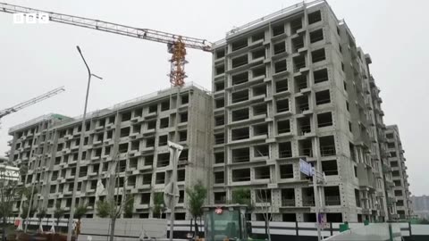 China's housing crisis deepens as Evergrande shares slide - BBC News