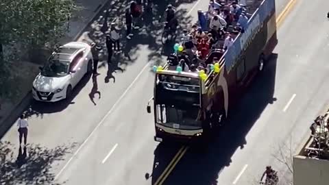 WNBA champs the Chicago Sky are greeted by TENS of fans during their victory parade