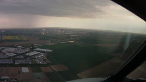 Pilot's eye view landing in Paris