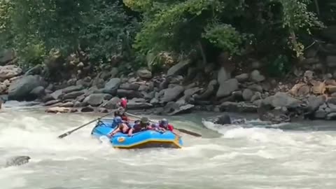 Rafting enjoying#nature😍❤#reelsinstagram #amazingview #awesomeearth