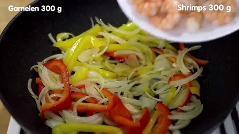 A quick and delicious recipe for shrimp with vegetables in the pan!