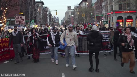 NYPD clashes with Pro-Palestine protesters as hundreds take to the streets for GAZA.