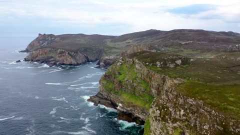 FLYING OVER IRELAND (4K UHD) - Relaxing Music With Stunning Beautiful Nature (4K Video Ultra HD)