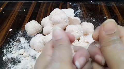 ASMR Baking Soda Crushing | white chunks | very satisfying | gym chalk crumbling #trending #asmr