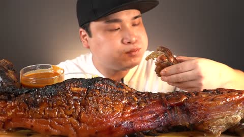 Well-cooked whole pork barbecue and kimchi mukbang ASMR social eating Mukbang (Eating Show)