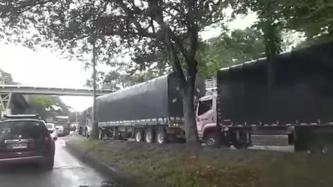 Fuerte trancón en vía Piedecuesta – Bucaramanga