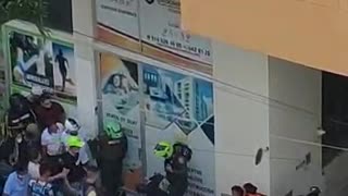 Video: Linchan a hombre que intentó hurtar cerca de donde asesinaron a la estudiante en Bucaramanga