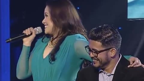 Lea Salonga sings Sana Maulit Muli with Aga Mulach