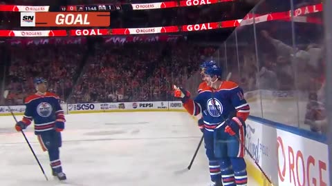 McDavid earns 900th NHL point