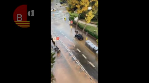 Cortada parte de la Avenida Diagonal por una gran fuga de agua en Pedralbes