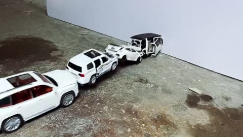 Crashing New Toyota Land Cruiser LC300 Diecast Model car crash Test