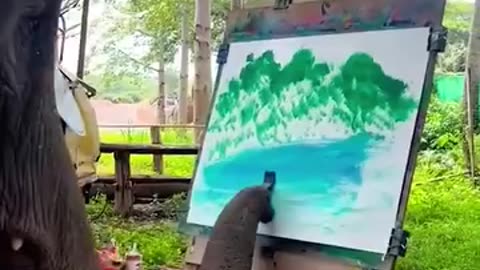 An elephant who can paint