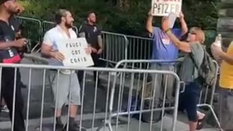 NEW YORKERS Defend First Amendment in Mayor’s driveway 21st July